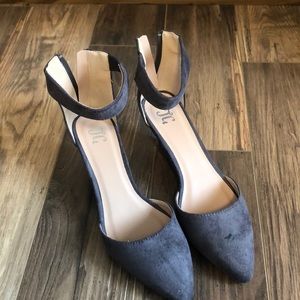 Like new-Womens lavender shoe
